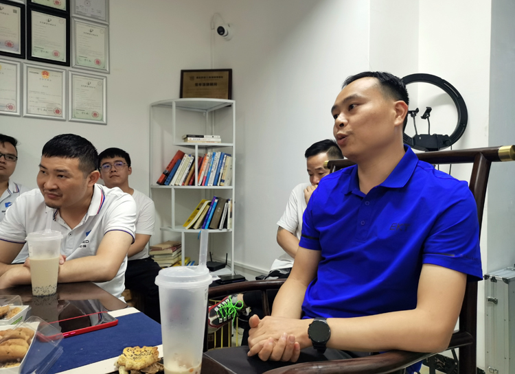 10月前行不止，11月勇攀高峰